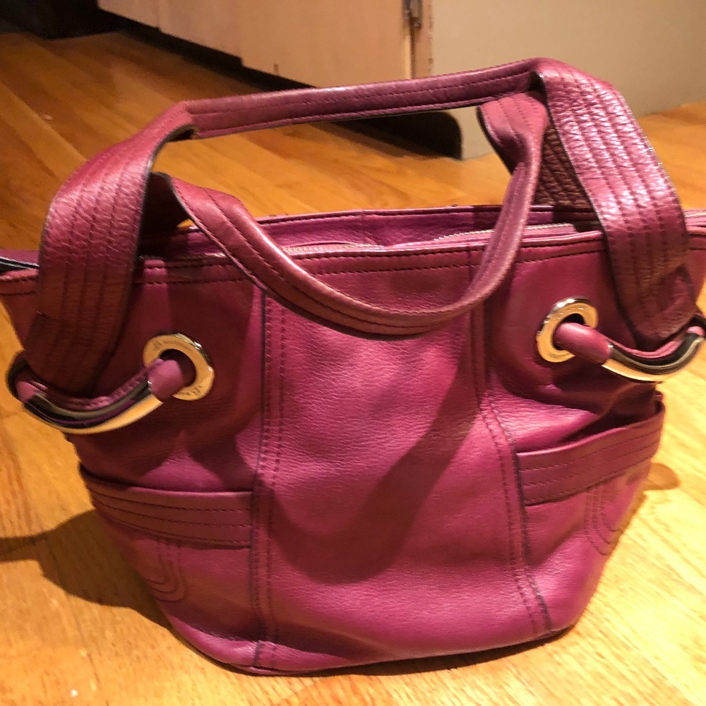 B Makowsky hand bag